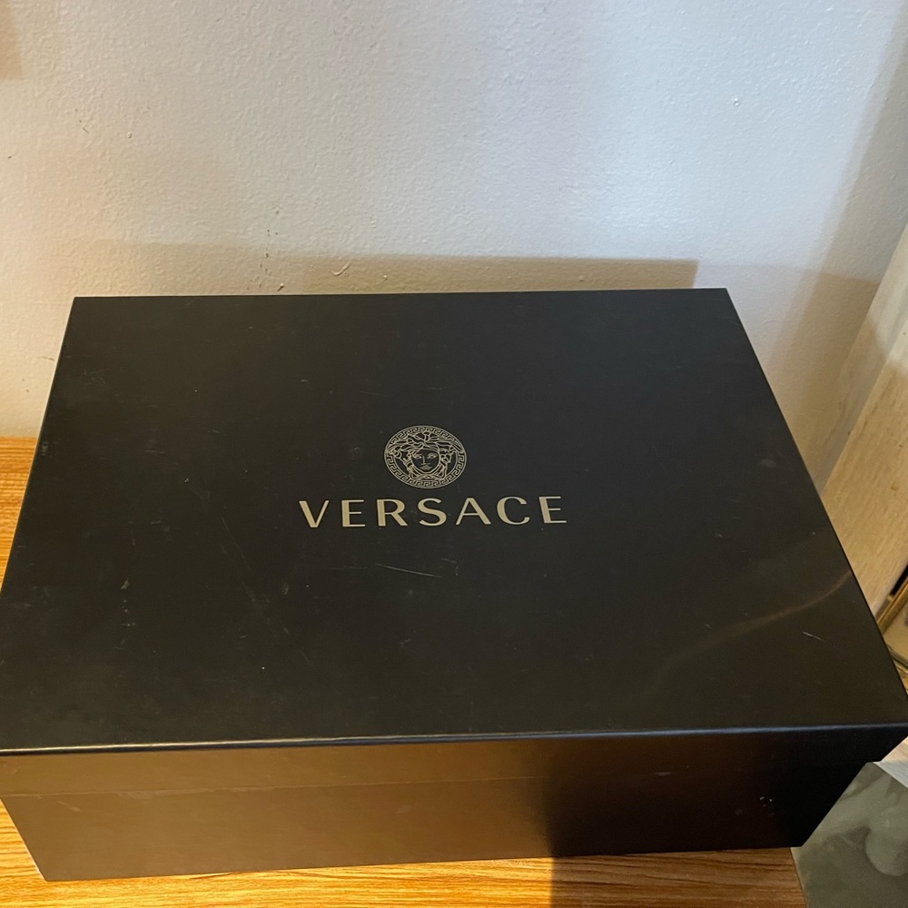 VERSACE Heels - Picture 5 of 12